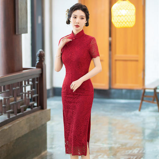 TQX403189红色蕾丝改良旗袍连衣裙女2024新款夏季显瘦复古年轻款过膝婚宴装 商品图3