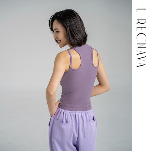 【螺纹肌理】带胸垫一体杯背心假两件运动无袖上衣 商品图3