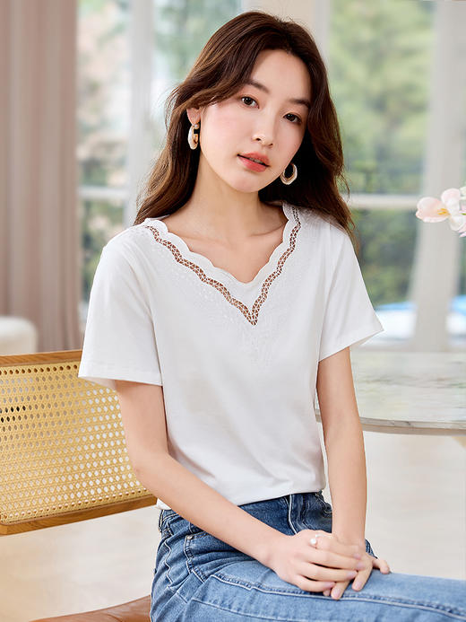 【专属特价】熙世界正肩t恤短袖2025夏季新款宽松显瘦刺绣V领百搭甜美上衣 商品图2