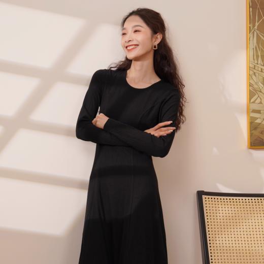 两三事辣妹穿搭时光线条长袖修身秋冬时尚简约百搭连衣裙 商品图2