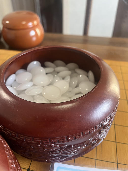 天然玉石围棋：新疆和田玉青玉黑子+金丝玉白子+雕龙红木罐 商品图14