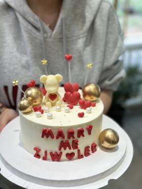 小熊爱心求婚蛋糕 