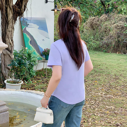 「四色可选！时尚好搭」大码女装正肩短袖T恤 2024春季新款胖妹妹宽松内搭圆领上衣 商品图3