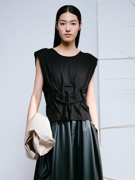 LIYIHAN设计师品牌 2024春夏新款套头宽松百搭褶皱无袖背心上衣 商品图2