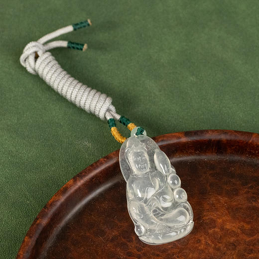 高冰种翡翠执莲观音牌挂饰 商品图3