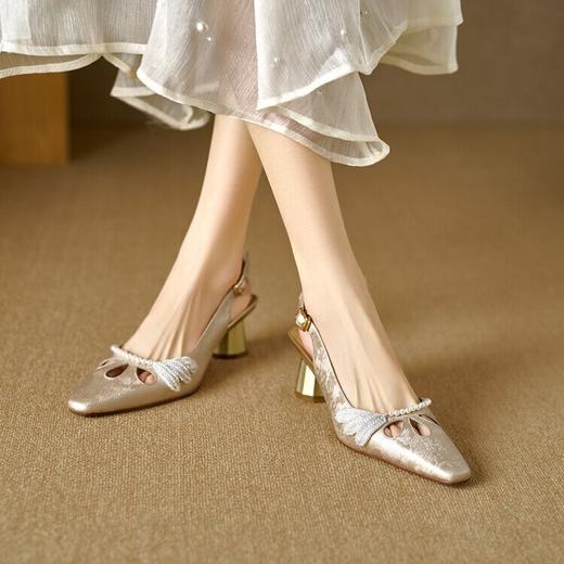【预售5天】新中式国风包头凉鞋女夏季外穿高跟尖头后绊带珍珠仙女风粗跟单鞋YY&YY7629 商品图2