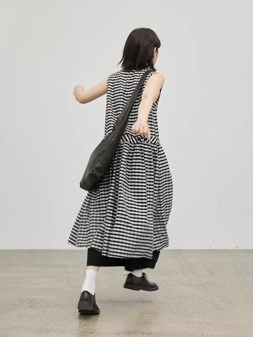 步履不停/4B31130C/格纹背心碎褶连衣裙 商品图3