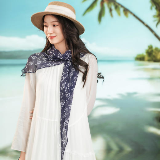 【林栖设计小店】【现货】生活在左蓝印花真丝三角巾丝巾发饰配饰2932248/2962258Y 商品图1