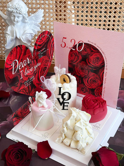 爱之蜜语  · 四拼甜品礼盒 商品图0