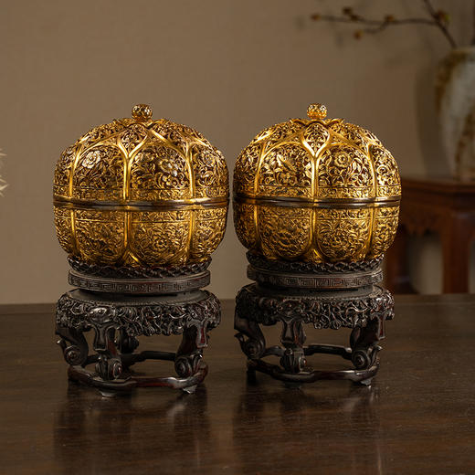 清 铜鎏金花卉纹花口香薰及紫檀座（一对） 商品图4