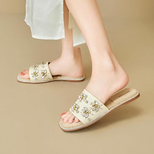 西遇外穿凉拖鞋女新款夏季水钻牛仔渔夫鞋平底露趾一字拖鞋V1947187 商品图3