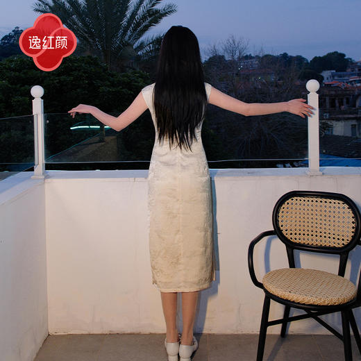 上海逸红颜晚意2025夏新款国风山水提花软绸抽褶新中式小个子旗袍 商品图3