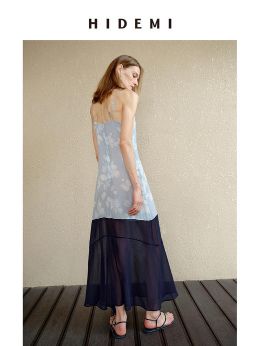 HIDEMI 度假系列拼接设计感艺术感水波柔雾印花清透凉爽感吊带连衣裙 商品图5