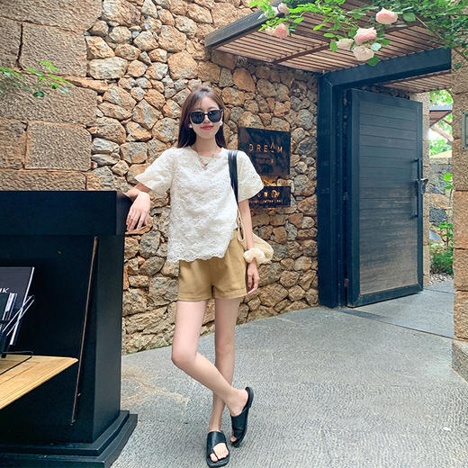 <曾小咸推荐>【温柔公式】白色蕾丝刺绣短袖T恤 商品图2