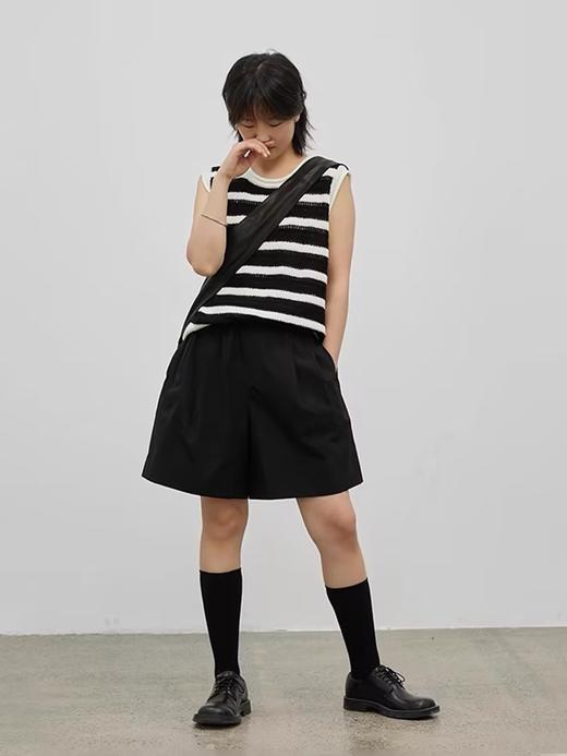 步履不停/4B45035C/休闲运动防蚊速干黑色松紧腰短裤 商品图1