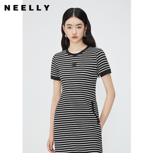 NEELLY纳俪商场同款经典黑白条纹刺绣连衣裙女圆领修身抽绳T恤裙N24052Y01170 商品图1