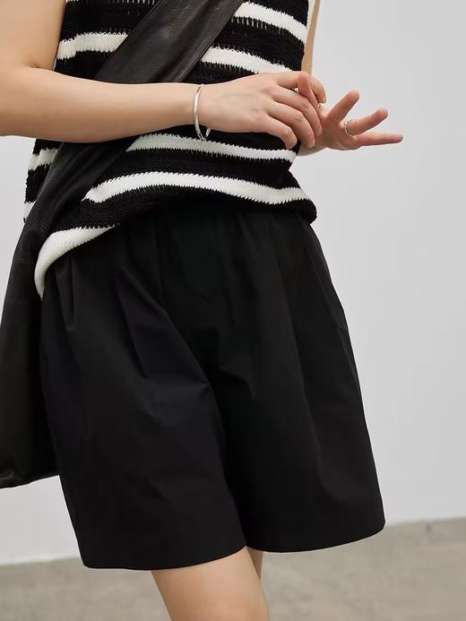 步履不停/4B45035C/休闲运动防蚊速干黑色松紧腰短裤 商品图2