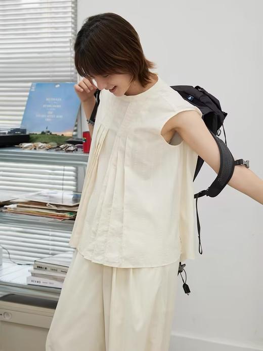 步履不停/4B12018C/打褶无袖小衫 商品图0