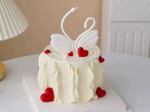 天鹅款爱心蛋糕 商品图0