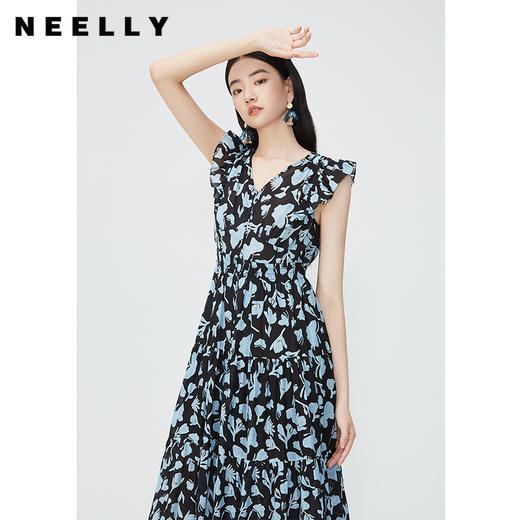 NEELLY纳俪商场同款无袖V领绑带连衣裙女下摆开叉度假风碎花A字裙N24052Y01167 商品图1