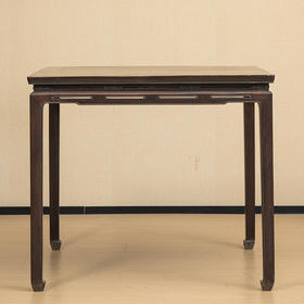 清 红木束腰马蹄腿鱼门洞八仙桌