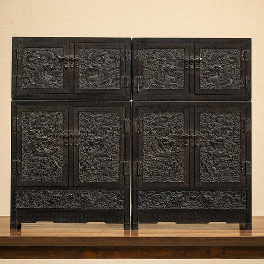 二十世纪 紫檀满雕戏水龙纹四件柜摆件（一对） 商品图0