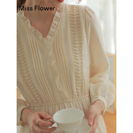 杏色气质打底内搭连衣裙女2025春季新款温柔风收腰显瘦裙子 商品图2