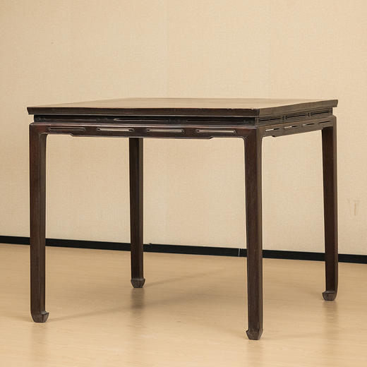 清 红木束腰马蹄腿鱼门洞八仙桌 商品图4