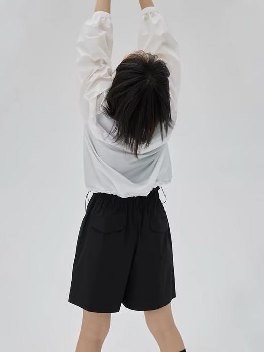 步履不停/4B45035C/休闲运动防蚊速干黑色松紧腰短裤 商品图4