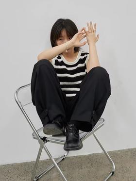 步履不停/4B12020C/镂空多巴胺黑白条纹针织无袖背心坎肩