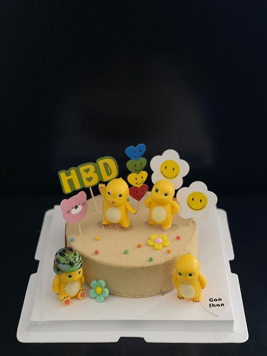 小奶龙慕斯蛋糕 商品图0