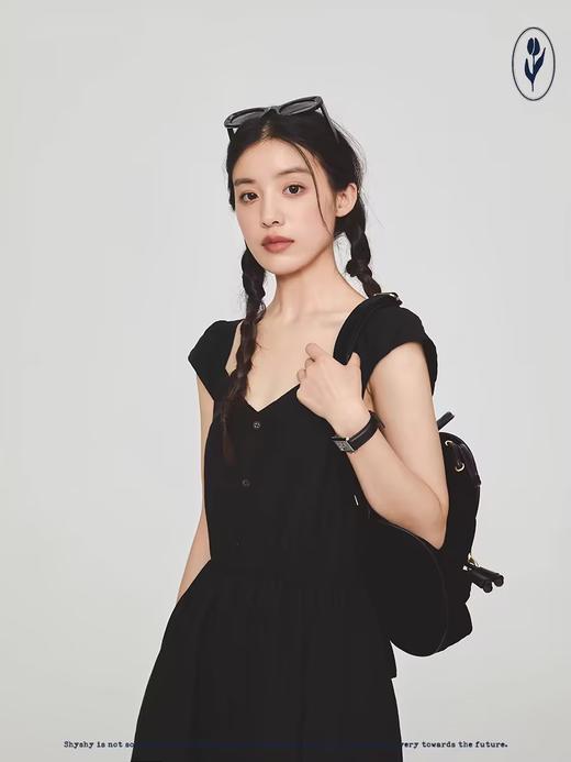 shyshystill/shy202305008/黑色麻感小扣子法式复古显瘦氛围感连衣裙 商品图1