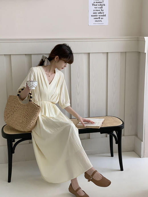 AVANN法式气质V领褶皱连衣裙8848 商品图1