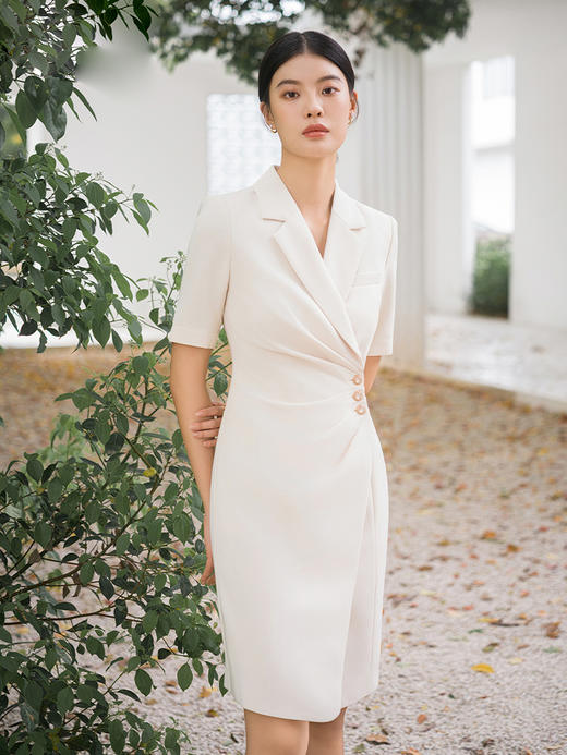 2024夏季新款米白色短袖连衣裙女气质经典通勤风连衣裙优雅职场西装裙 商品图1