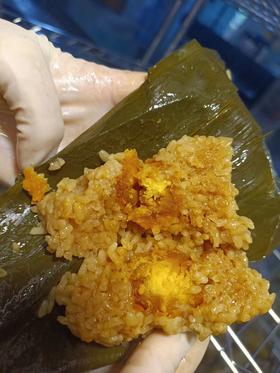 手工咸蛋黄粽子3个