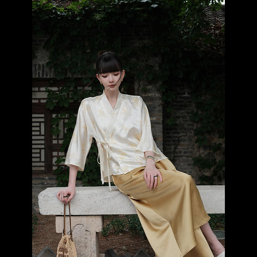 UMILAB【兰亭】100%醋酸褶皱肌理感灵动自若新中式系带上衣H1192W 商品图0