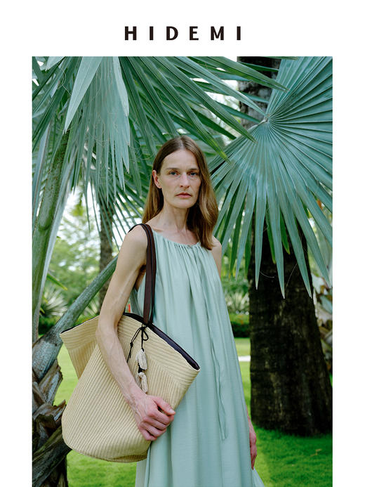HIDEMI 度假系列抽绳设计感系带式褶皱大裙摆吊带连衣裙 薄荷曼波绿/深棕色 商品图3