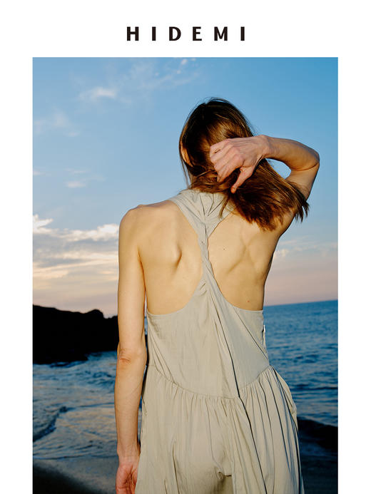 HIDEMI 度假系列荡漾领后背纽结设计感压褶背心连衣裙 商品图8