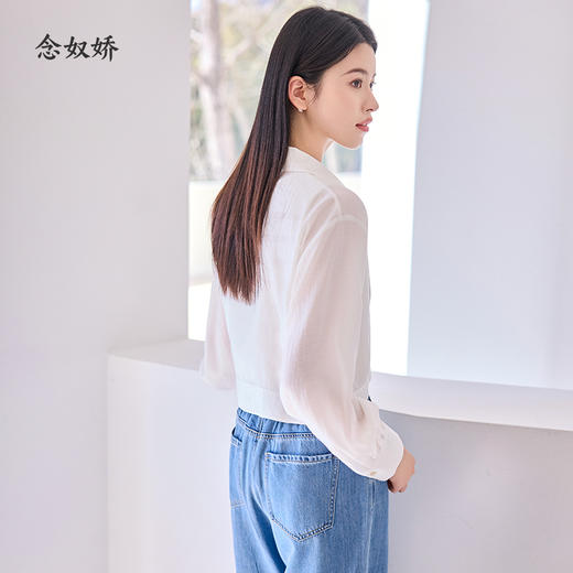 【商场同款】CNB4588 “ 轻盈外套 ”  清新素雅的云白色，低调娴静 下摆系带结构，提高腰线 醋纤柔软亲肤，吸湿透气 短外套 商品图6