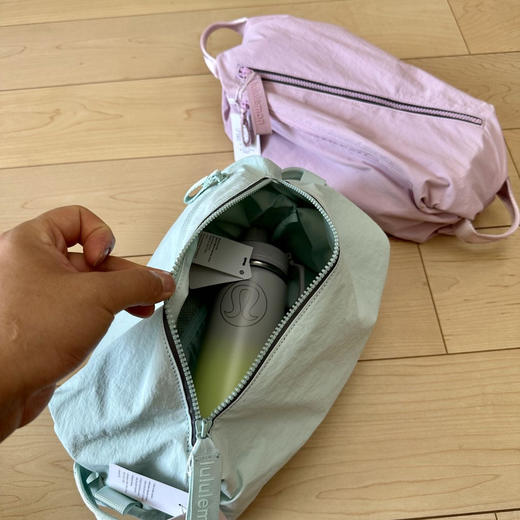 特价清仓!!不退不换!!!官网💰680【lu家3.0新款10L斜挎包】15色可选！市面唯一对版渠道，专柜正品内审渠道货源❗️五金真空环氧电镀！230g贡缎里料，用来做礼服的面料！防水抗油污，质感超好 商品图4