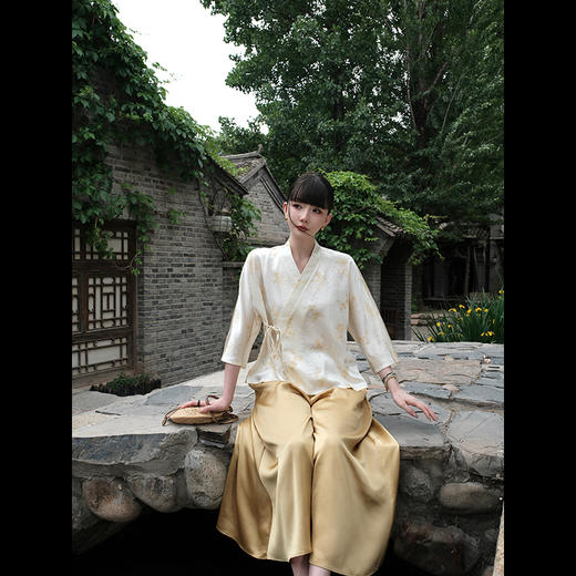 UMILAB【兰亭】100%醋酸褶皱肌理感灵动自若新中式系带上衣H1192W 商品图2