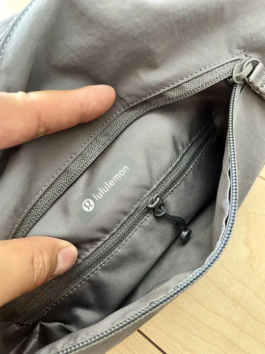 特价清仓!!不退不换!!!官网💰680【lu家3.0新款10L斜挎包】15色可选！市面唯一对版渠道，专柜正品内审渠道货源❗️五金真空环氧电镀！230g贡缎里料，用来做礼服的面料！防水抗油污，质感超好 商品图13