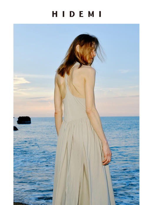 HIDEMI 度假系列荡漾领后背纽结设计感压褶背心连衣裙 商品图4