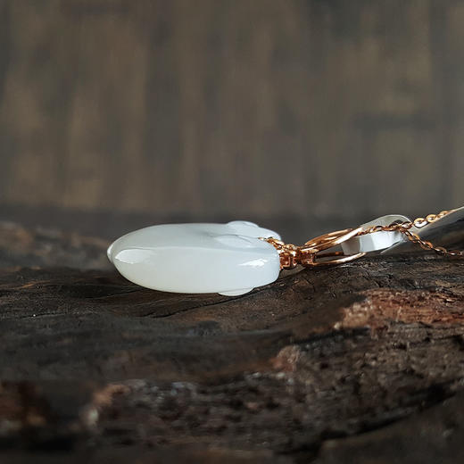 【天然正品】闲置未使用品AU750玫瑰金镶钻镶天然如意造型和田玉（吉祥、平安）吊坠项链090524NJ05 商品图3