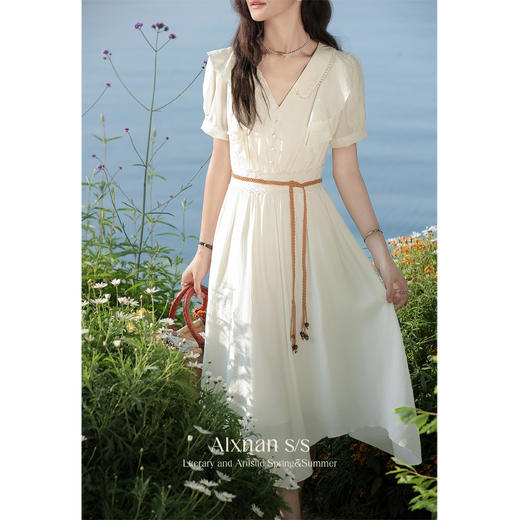 鹿向南 「月光手礼」温柔气质V领连衣裙L37001 商品图3