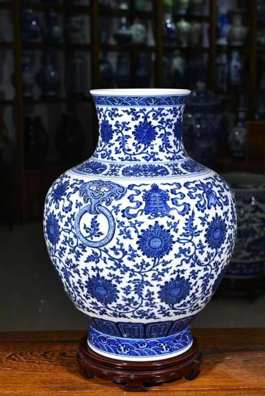 青花八宝寿莲纹师耳尊 商品图0