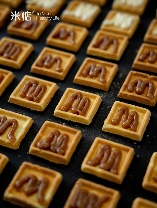 🎄【米惦夹心小盒子】➡️焦糖奶油夹心曲奇💕 💕尝一口名媛下午茶☕️🫖这种双层夹心的组合真的让人惊艳了🔥 🔥新增抹茶口味，这个夏季需要这抹清新绿意🍃 商品图11