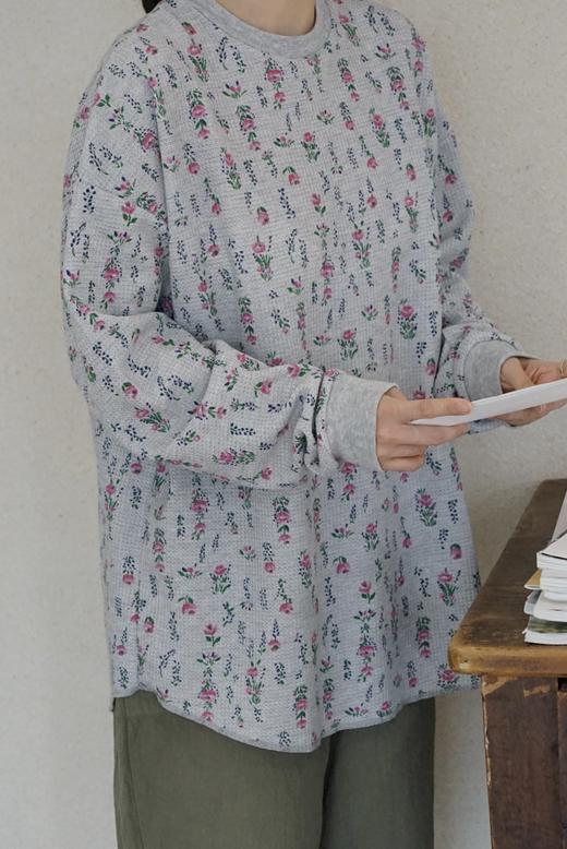 HARVESTY 灰底碎花圆领长袖上衣T恤 商品图0