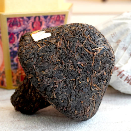 2005年下关六面佛蘑菇沱普洱老生茶 一盒配一个礼品袋 一沱250克大沱 经典老下关 干仓真品高性价比 商品图13