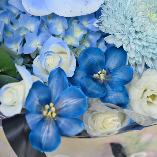 《仲夏夜之梦》郁金香蝴蝶兰绣球花束 商品图5